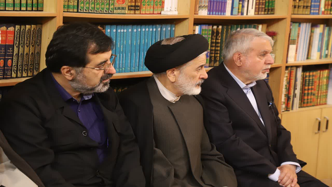 وزیر میراث فرهنگی با آیت‌الله مکارم شیرازی دیدار کرد