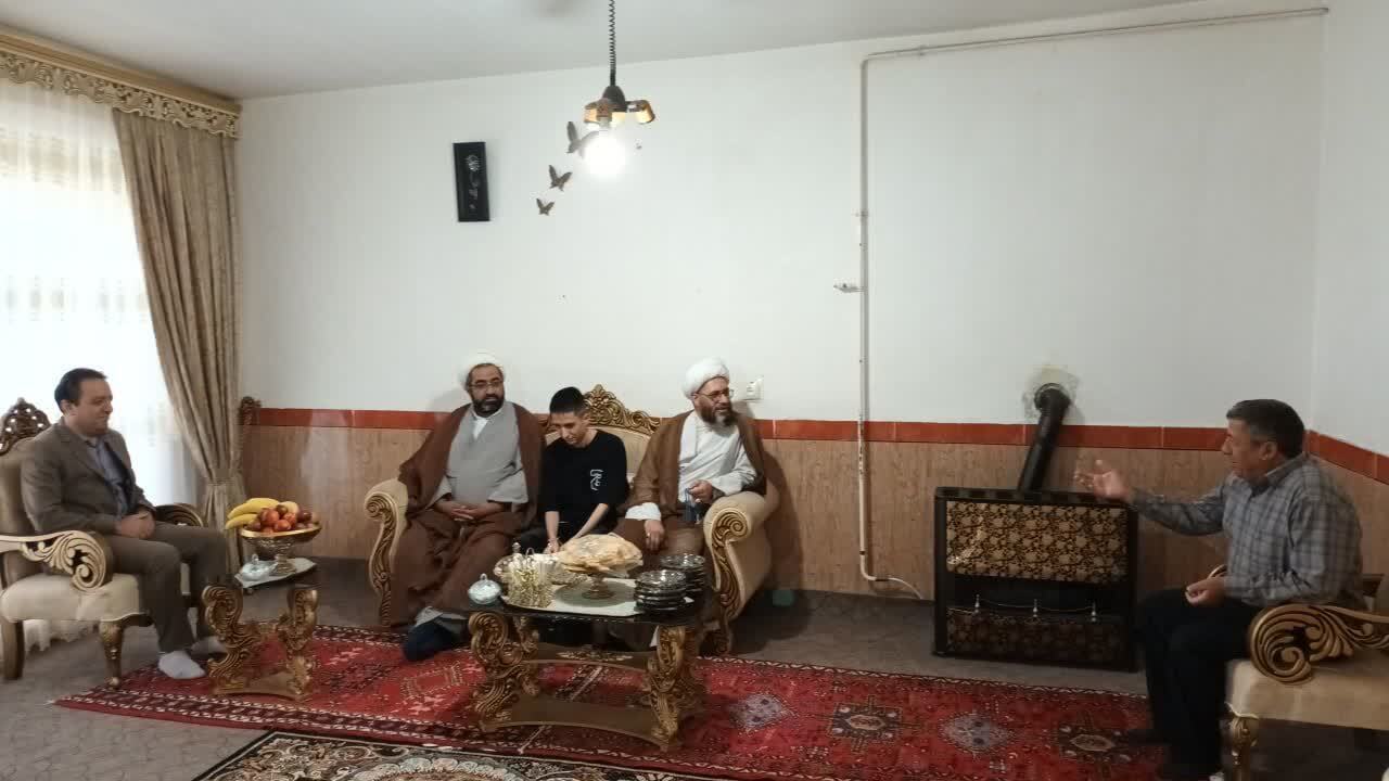 تجلیل امام&zwnj;جمعه شهرستان اهر از رتبه&zwnj; های برتر آزمون سراسری دانشگاه&zwnj; ها