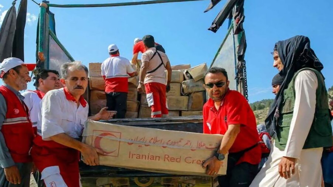 ارسال بیش از ۱۰۰ تن اقلام امدادی هلال‌احمر ایران برای زلزله‌زدگان افغانستان