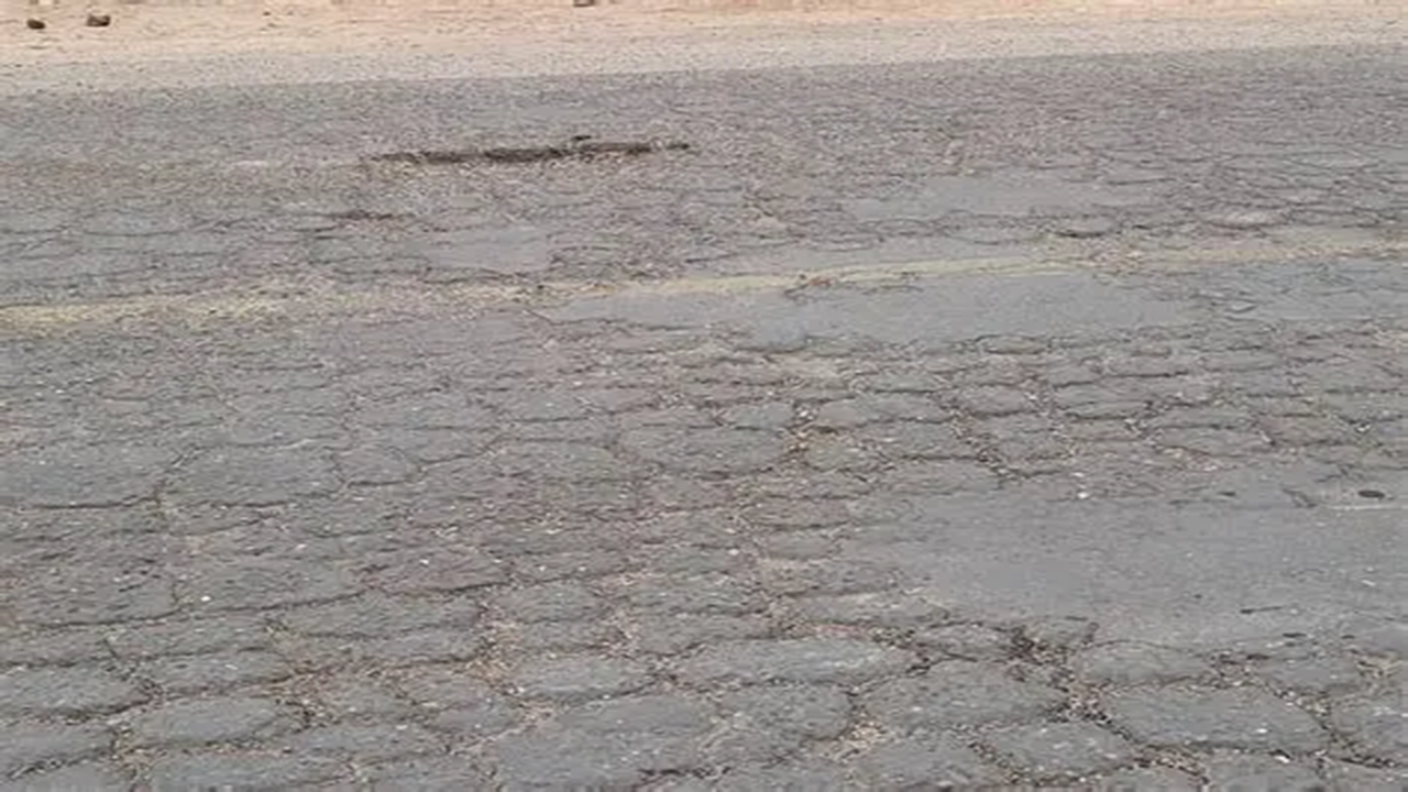 اهالی روستای مله کبود در انتظار نوسازی و بهسازی جاده + فیلم