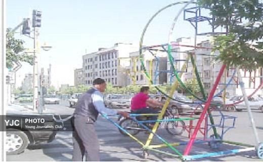 چرخ&zwnj;وفلک&zwnj;های رنگی در کوچه&zwnj;های قم