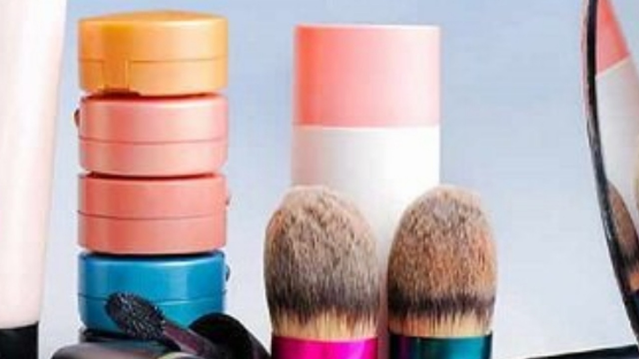 ارزیابی سلامت و اصالت محصولات آرایشی در آزمایشگاه غذا و دارو