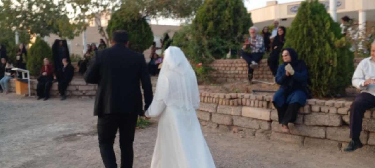 اقدام جالب زوج جوان نیشابوری درخانه سالمندان نیشابور همزمان با آغاز هفته وحدت +