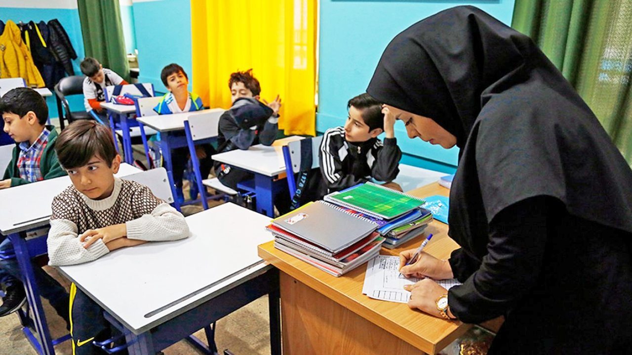 معلمان حق التدریس در پیچ و خم تبدیل وضعیت