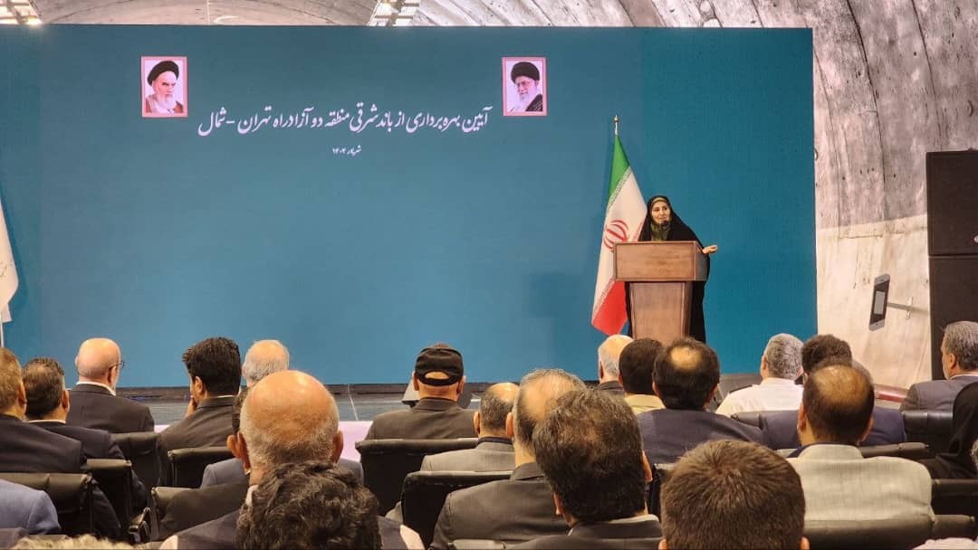 ۱۱ و نیم کیلومتر از قطعه دوم آزادراه تونل و پل است