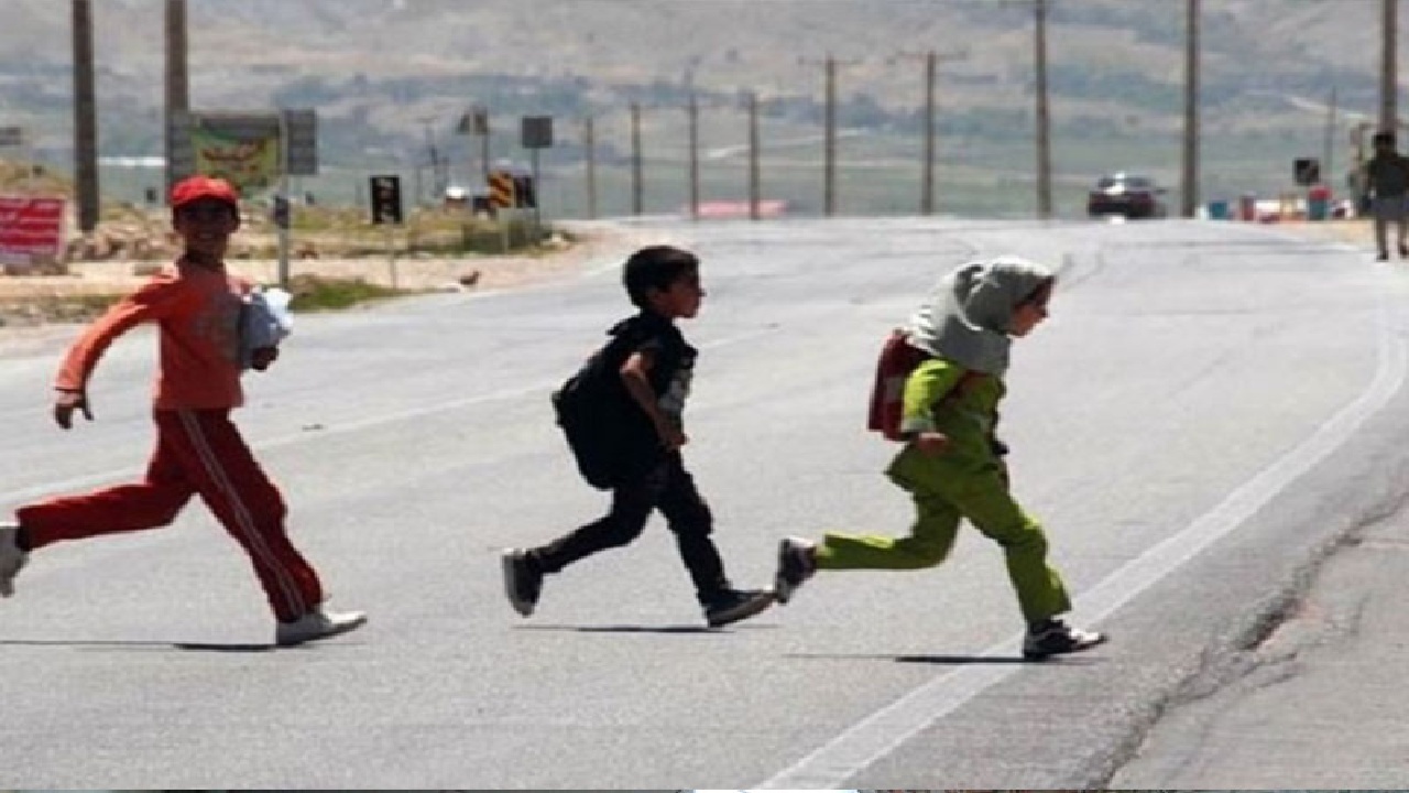 زنگ خطر در حاشیه مدارس لرستان؛ ایمنی گمشده در مسیر دانش‌آموزان