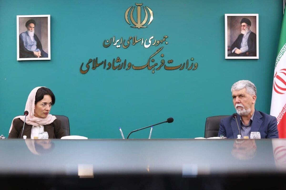 اجرای ارکستر فیلارمونیک ارمنستان در تخت جمشید