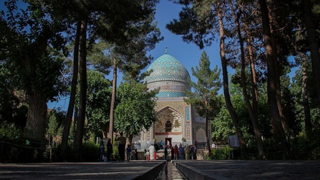 ماجرای جوشیدن چشمه آب در قدمگاه امام رضا(ع) + فیلم