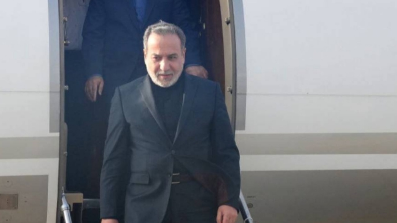 وزیر امور خارجه وارد جده شد