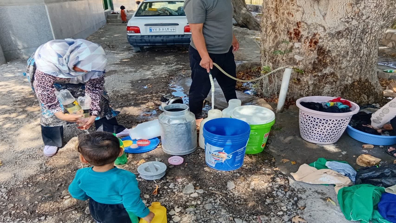 قطعی مکرر آب اهالی روستای جهان را به دردسر انداخت + عکس