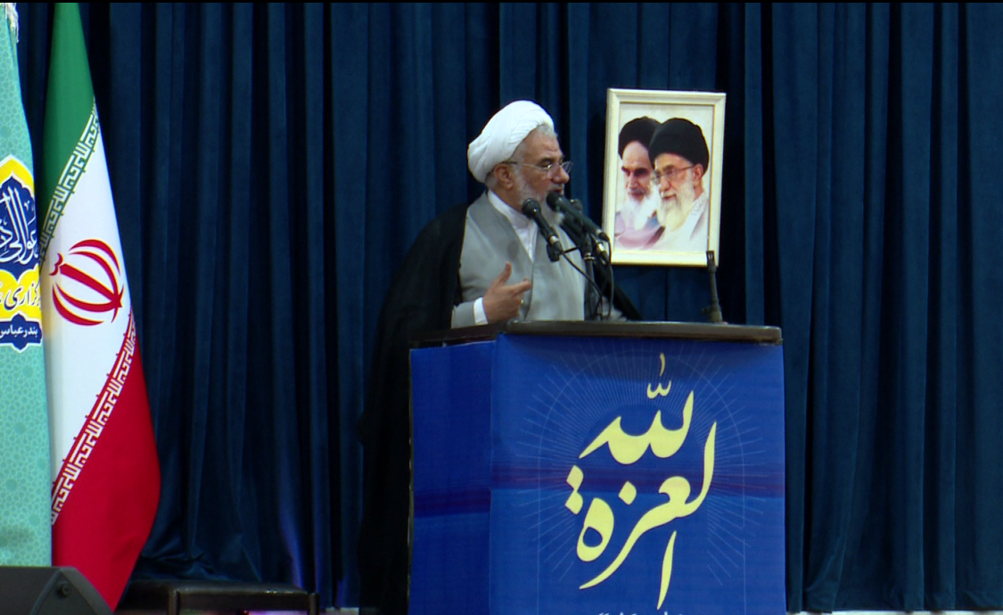 امام جمعه بندرعباس: نه جنگ نه صلح جامعه را بلاتکلیف کرده است