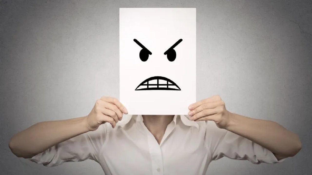 من خشمگینم؛ بروز دهم یا سرکوب کنم؟