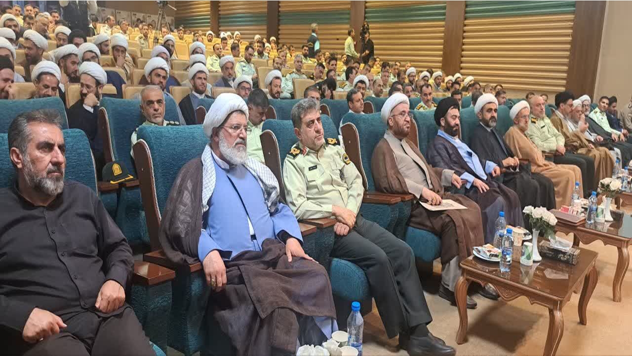 دشمن امروز با تمام توان وارد میدان شده تا زیربنای فکری ما را هدف قرار دهد