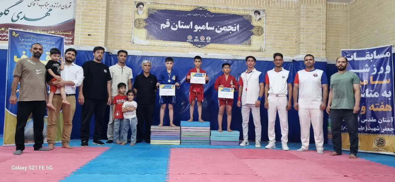تصاویری از برگزاری مسابقات بین باشگاهی سامبو در قم به مناسبت هفته وقف