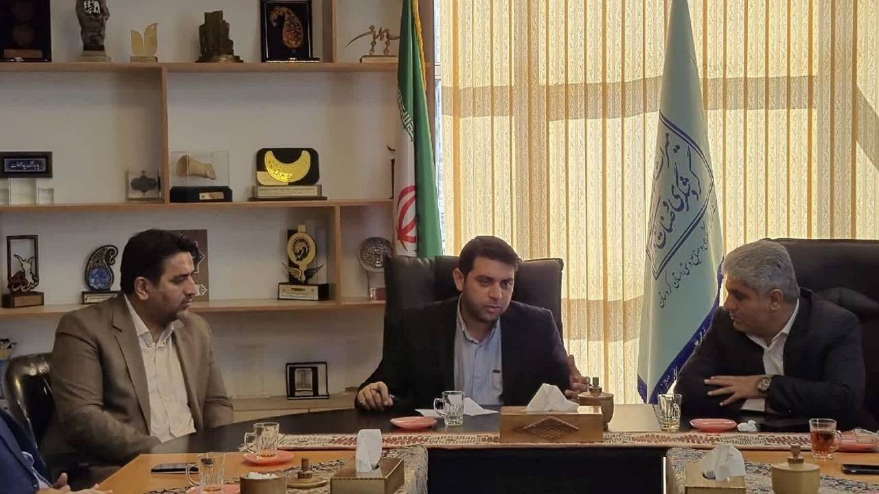 ایجاد گذر گردشگری، به رونق بازار محلی و توسعه اقتصاد شهری کمک می‌کند