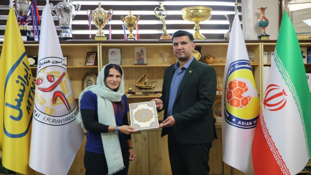 امضای قرارداد «سیائورا» با فدراسیون هندبال؛ پاکدل: نگاه ما به این همکاری بلندمدت است