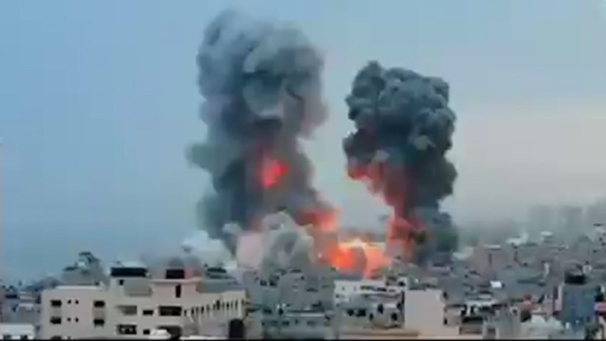 جشن و سرور یمنی‌ها در سالروز پیروزی انقلاب ۲۱ سپتامبر + فیلم