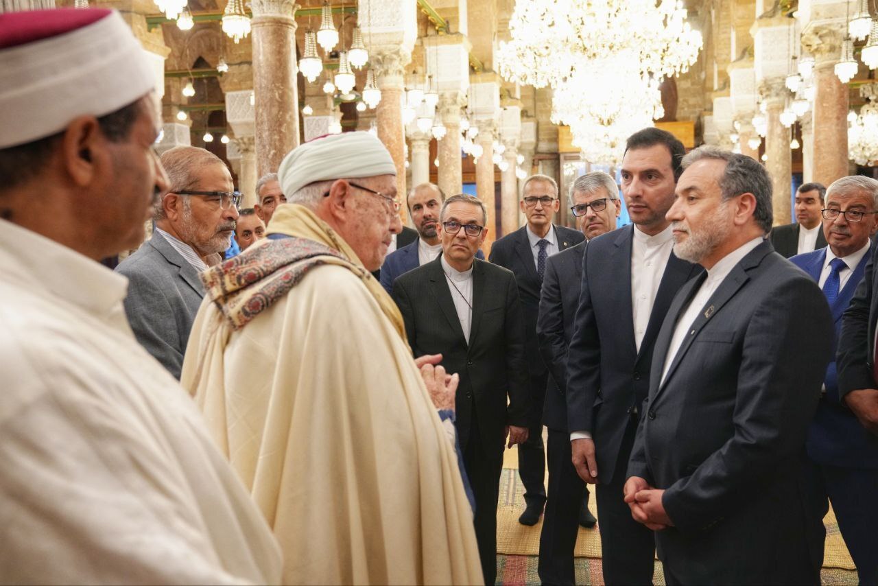 عراقچی در مسجد زيتونه