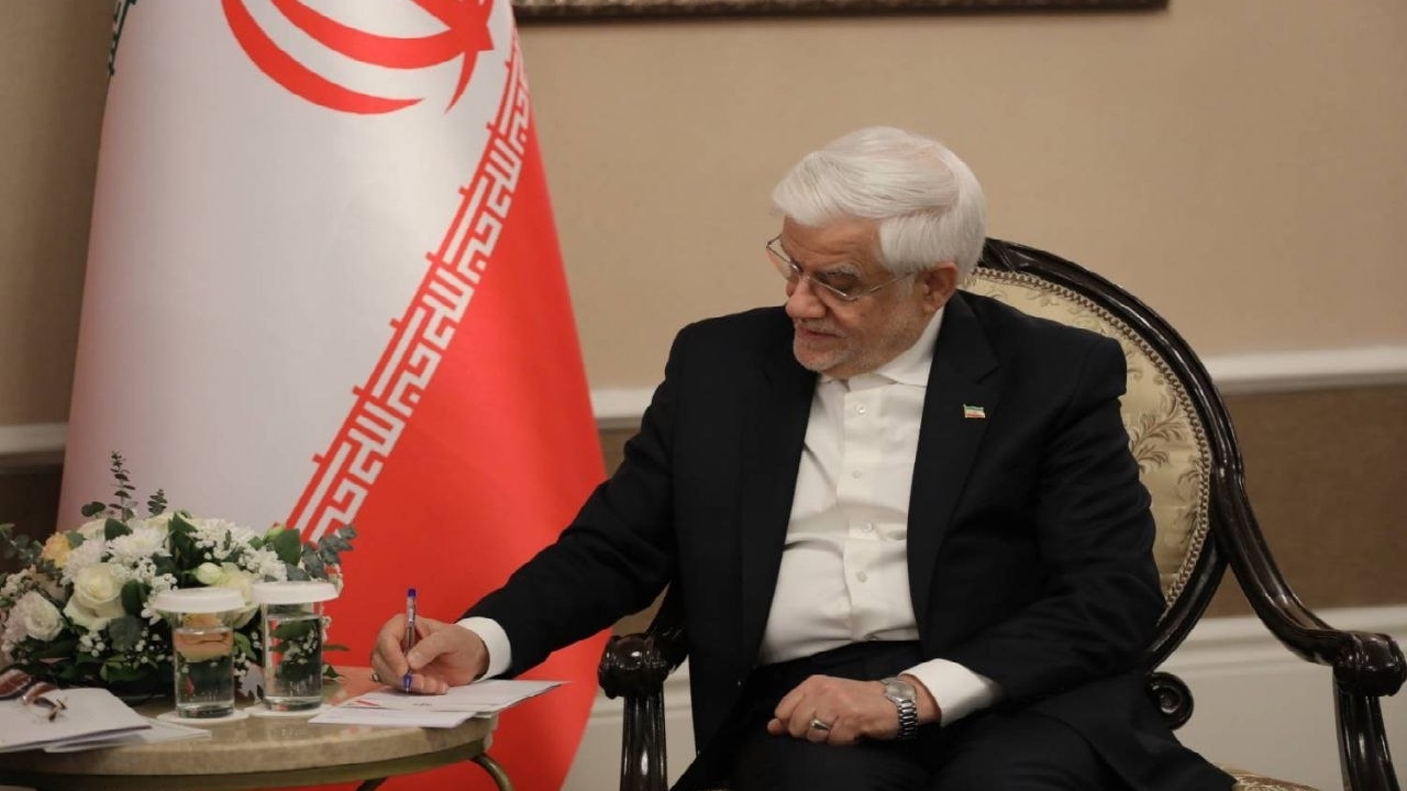 عارف: قهرمانی تیم ملی کشتی فرنگی ایران نشانه‌ای روشن از توانمندی جوانان ایران است