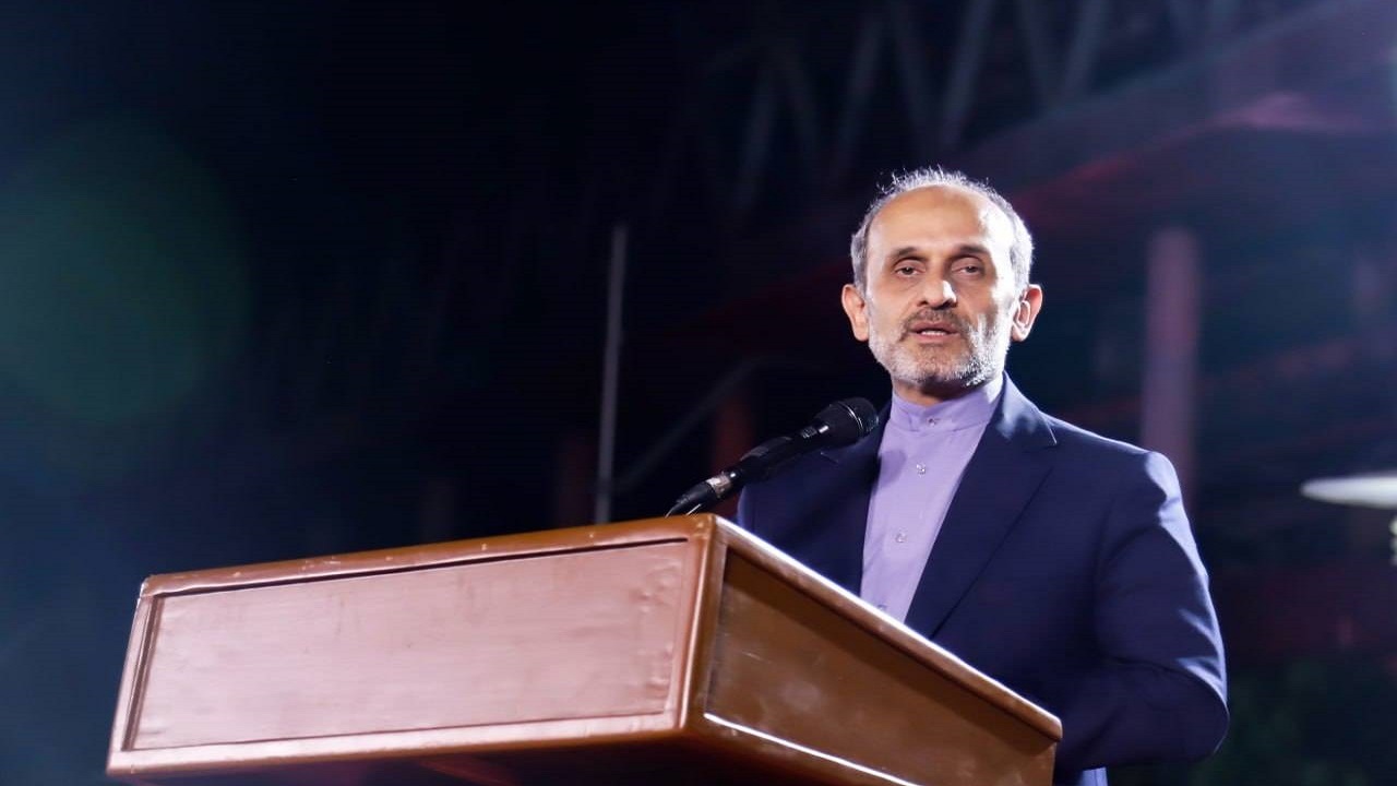 جبلی: ساختمان شیشه‌ای نماد شهداست