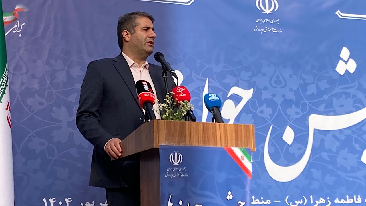 تجهیز ۴ هزار و ۵۰۰ مدرسه به پرچم جمهوری اسلامی ایران