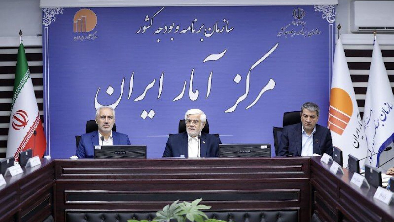 عارف: دولت چهاردهم با مرکز آمار ایران دستوری برخورد نمی‌کند