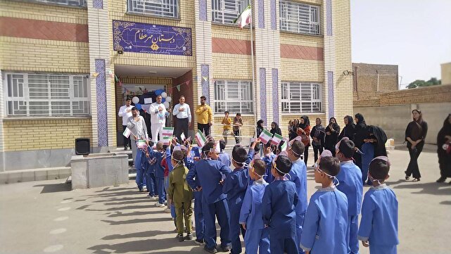 نواخته شدن زنگ شکوفه ها
