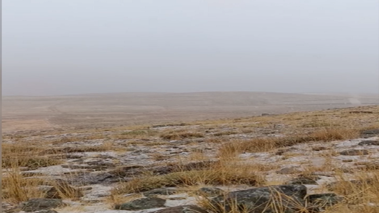 بارش برف در ارتفاعات روستای میاب شهرستان مرند+ فیلم