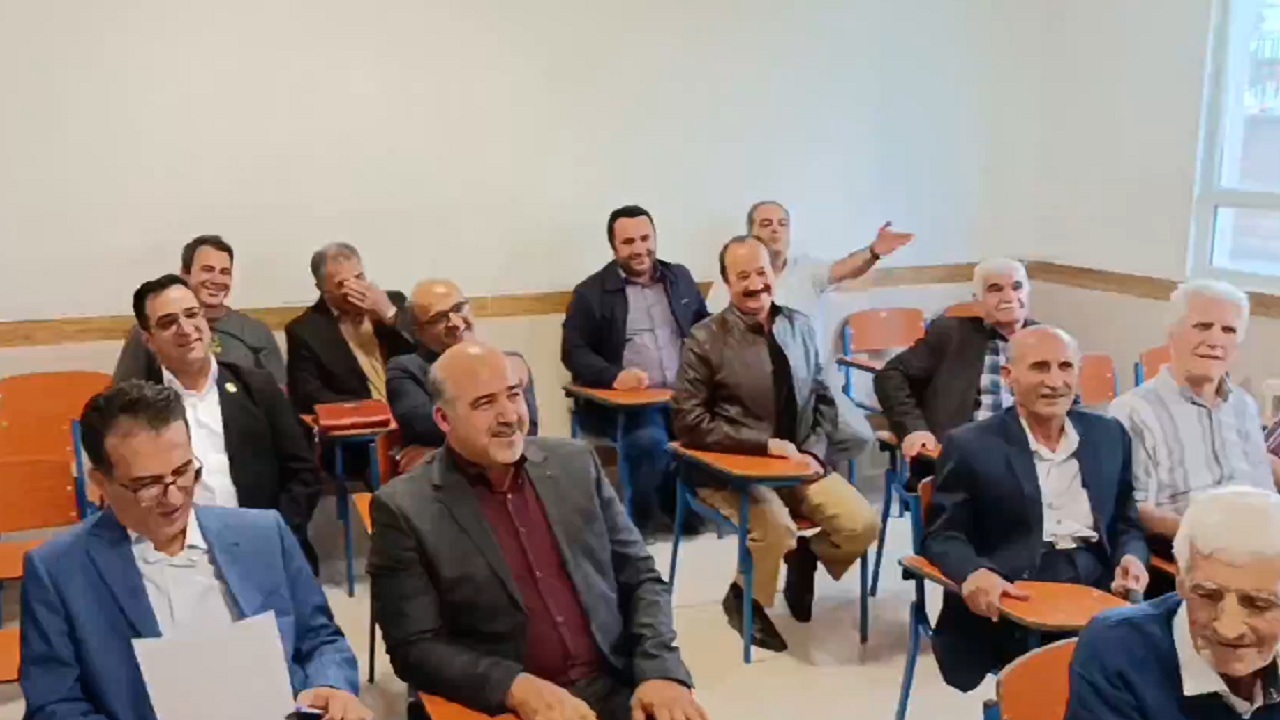 لذت مهر برای دانش آموزان ۳۵ سال پیش در مراغه