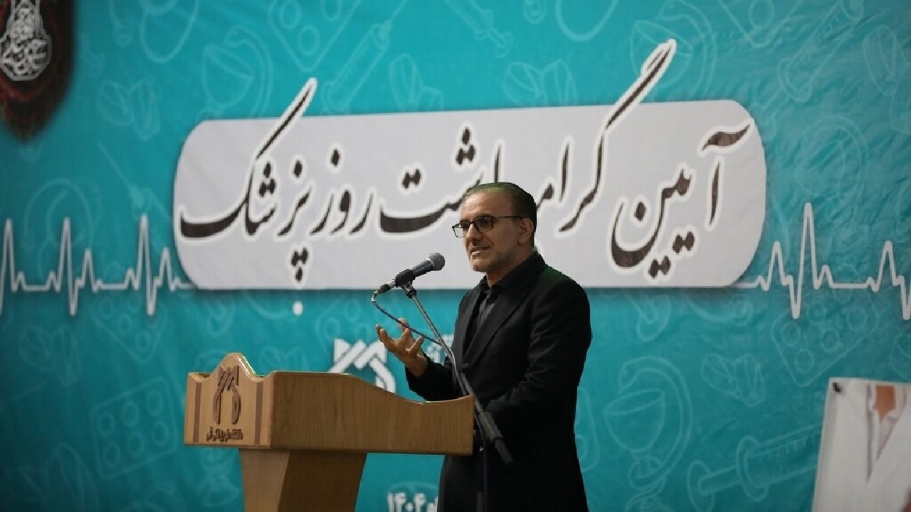 کاهش روند مهاجرت پزشکان نتیجه حمایت دولت است/ اصلاح تعرفه‌های خدمات سلامت در دولت چهاردهم