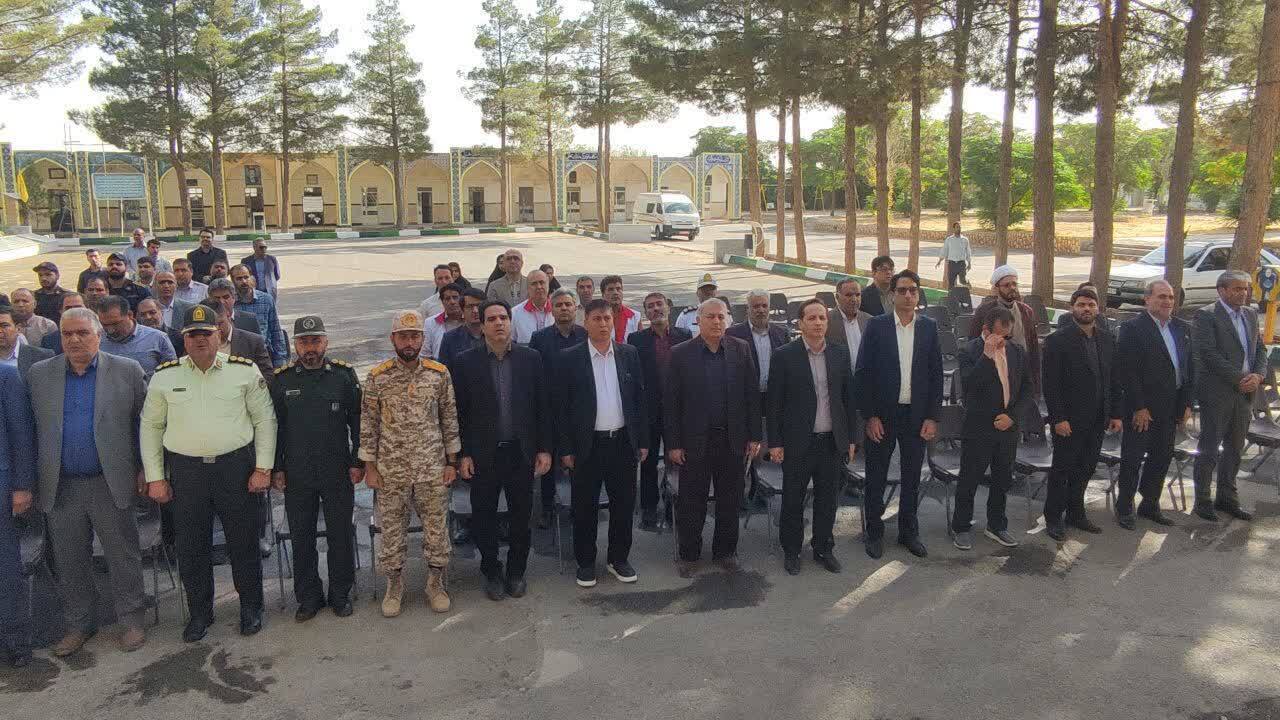 آیین عطرافشانی و گل افشانی گلزار شهدای بهشت فضل نیشابور در هفته دولت