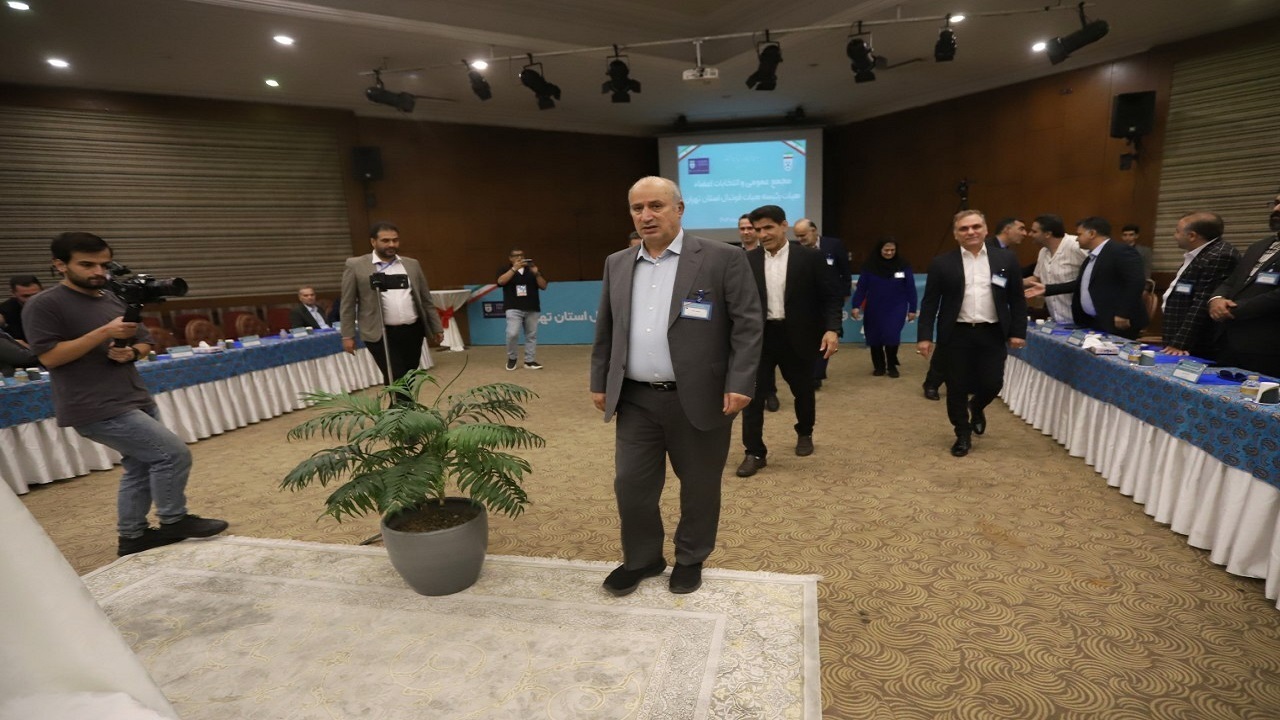 تاج: وظیفه ما بردن VAR به استادیوم نیست/ همه مدارس فوتبال باید مجوز بگیرند