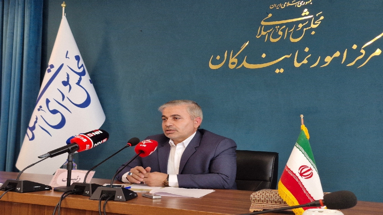 تهیه نرم‌افزاری برای درج کلیه سوابق نمایندگان مجلس/ افراد متخصص را به دولت معرفی می‌کنیم