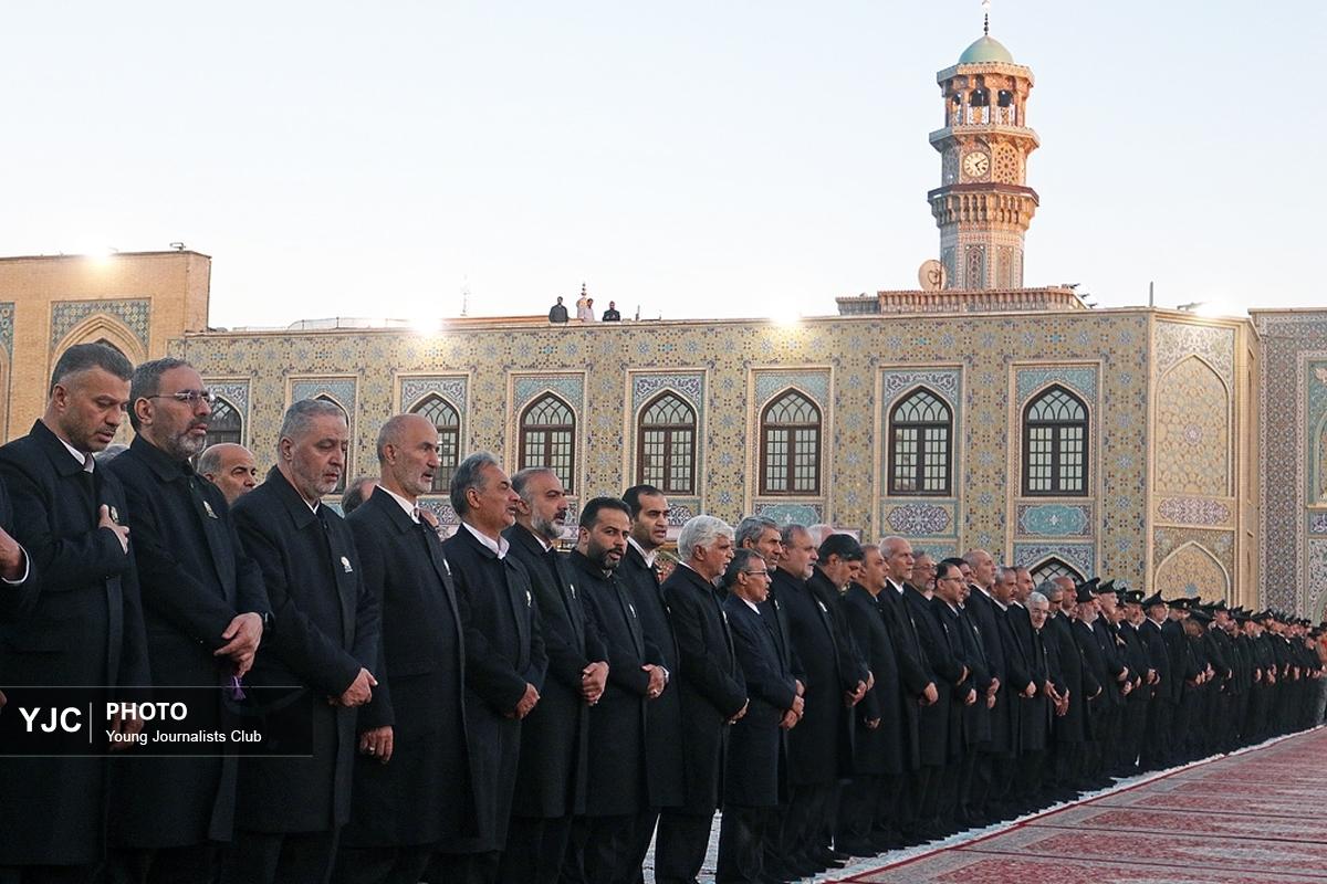 مراسم آیین تعویض پرچم گنبد حرم مطهر حضرت معصومه (س)