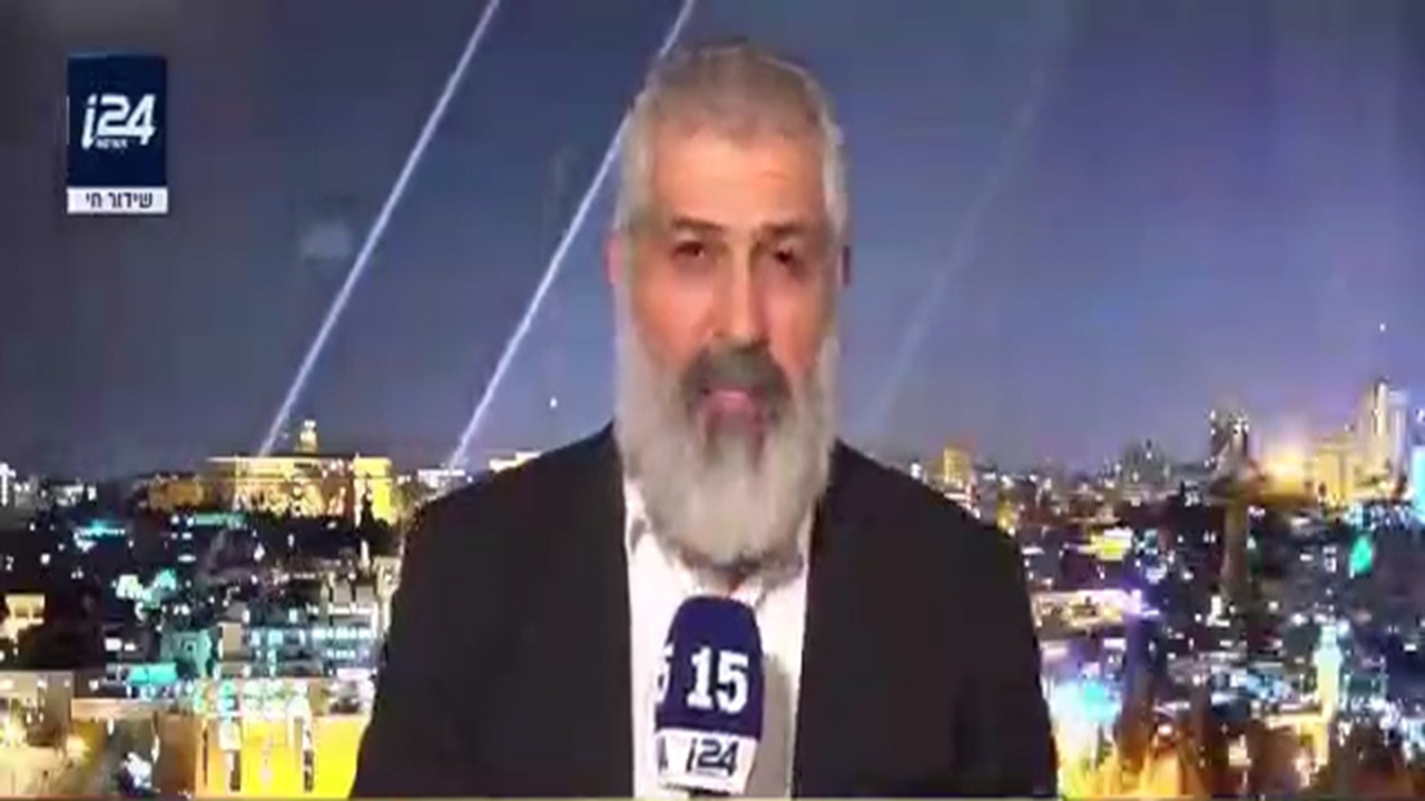 خبرنگار ارشد صهیونیست در آنتن زنده شبکه عبری i24: همه خبرنگاران را ترور کنید + فیلم