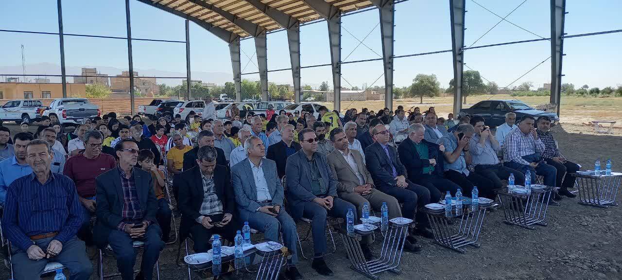 افتتاح زمین چمن مصنوعی روستای قطن&zwnj;آباد نیشابور همزمان با هفته دولت