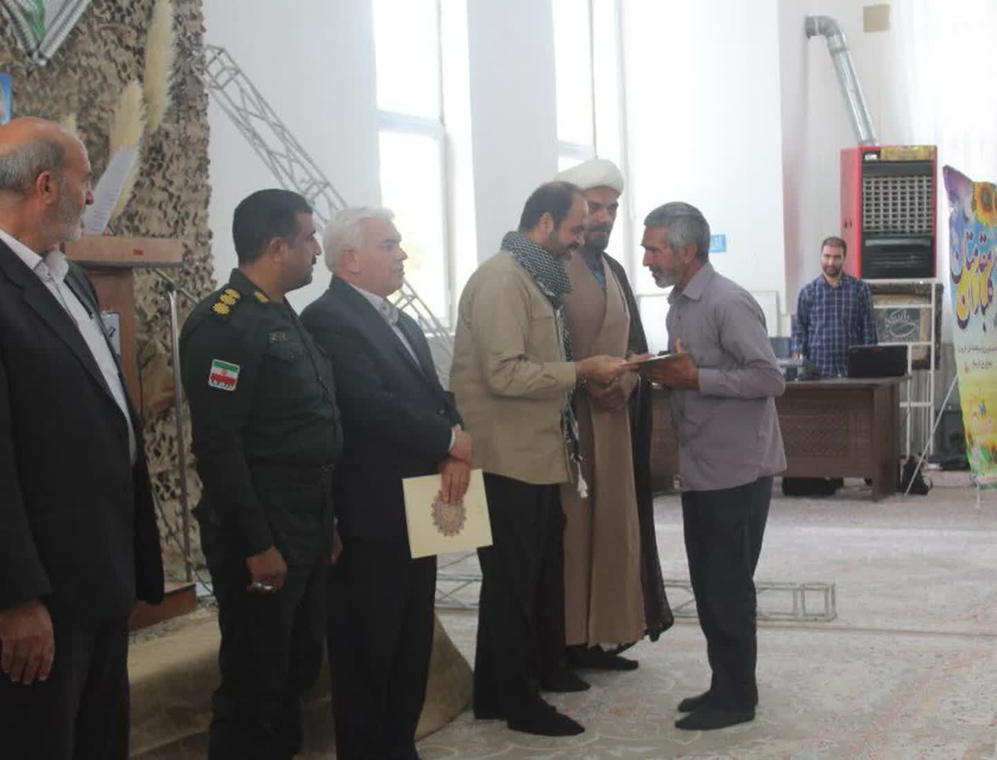 برگزاری مراسم یادبود شهدا در فیروزه