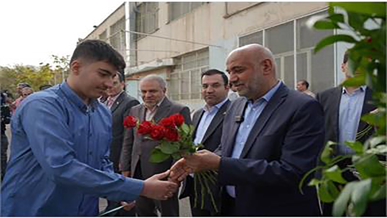 هیچ هنرجوی هنرستانی در ایران یا جهان بیکار نمی‌ماند
