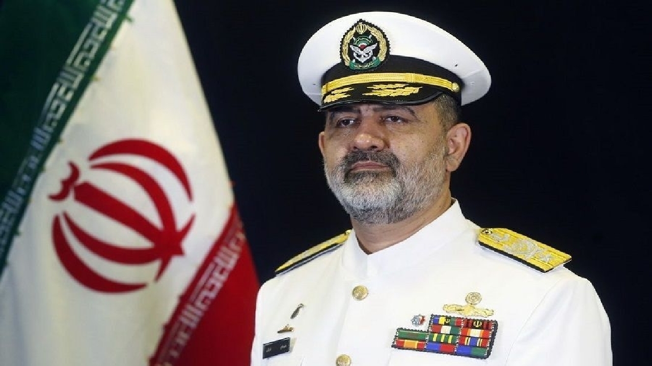 دریادار ایرانی: نیروی دریایی ارتش آماده دفاع همه جانبه از منافع ایران است