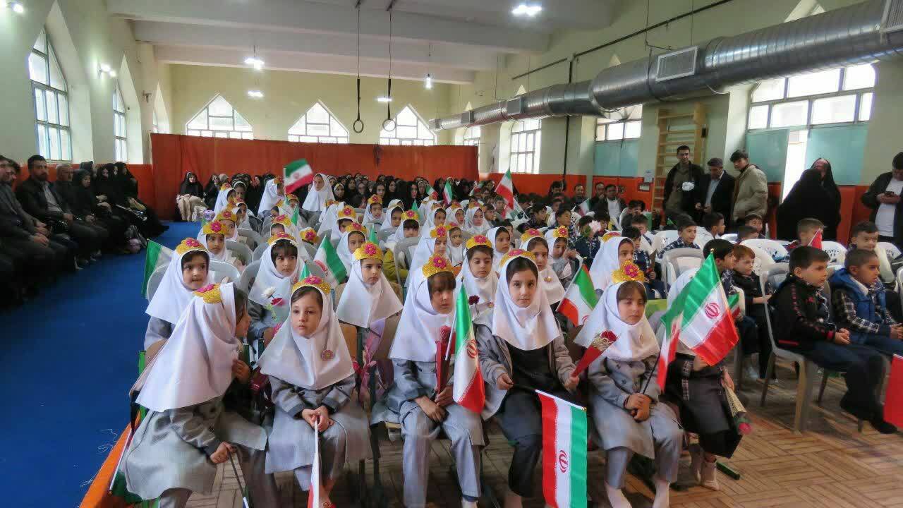 گزارش تصویری از نواخته شدن زنگ شکوفه ها در مدارس شهرستان هریس گزارش تصویری از نواخته شدن زنگ شکوفه ها در مدارس شهرستان هریس