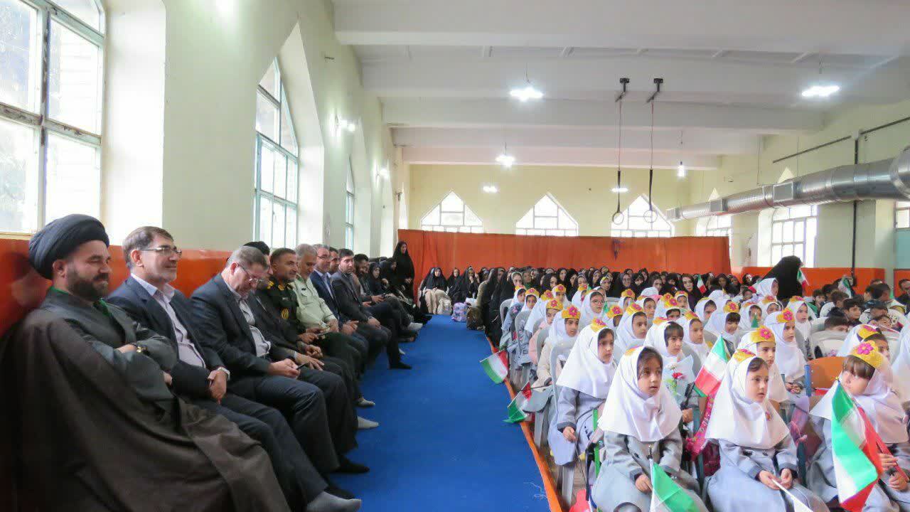 گزارش تصویری از نواخته شدن زنگ شکوفه ها در مدارس شهرستان هریس گزارش تصویری از نواخته شدن زنگ شکوفه ها در مدارس شهرستان هریس