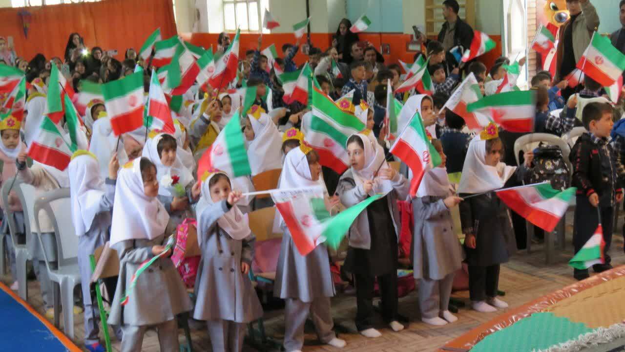گزارش تصویری از نواخته شدن زنگ شکوفه ها در مدارس شهرستان هریس گزارش تصویری از نواخته شدن زنگ شکوفه ها در مدارس شهرستان هریس
