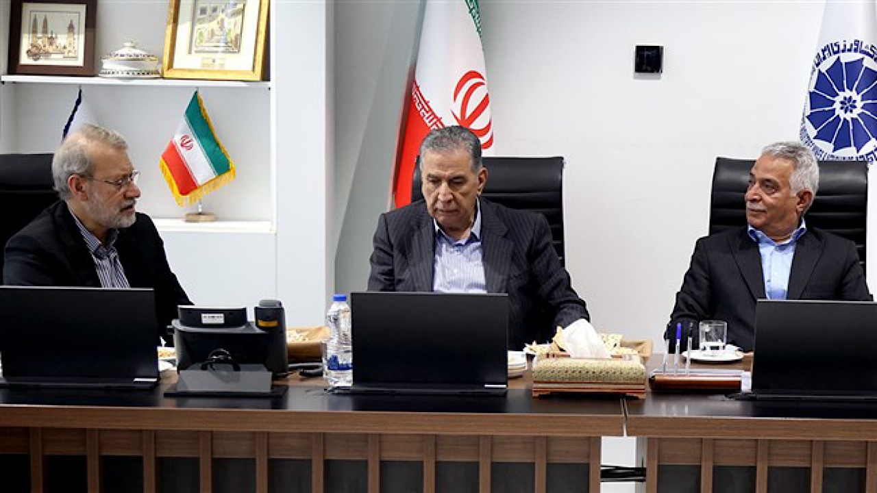 بهرامن: یک تیم اقتصادی در مذاکرات سیاسی حضور یابد