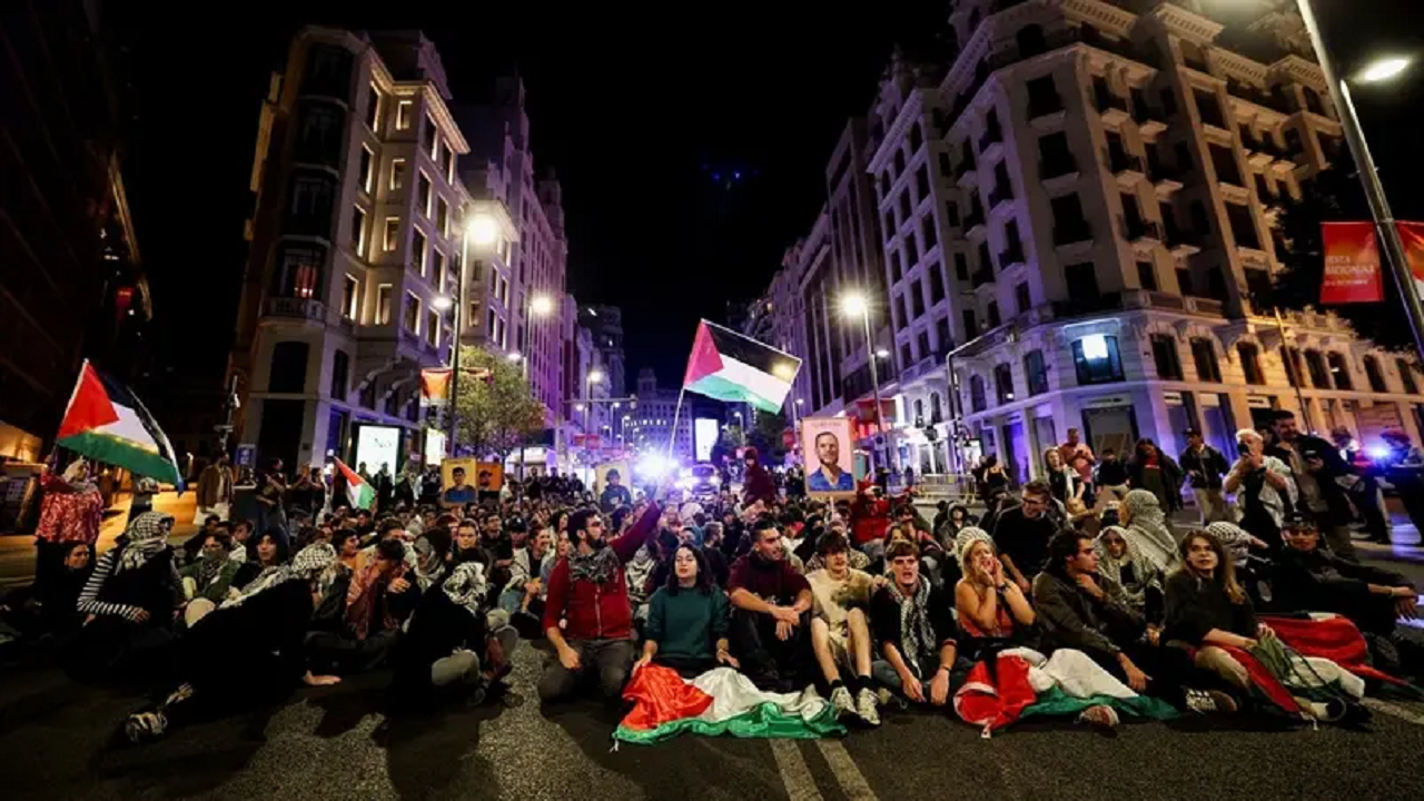 اسپانیا کاردار اسرائیل را پس از حمله به کاروان غزه فراخواند