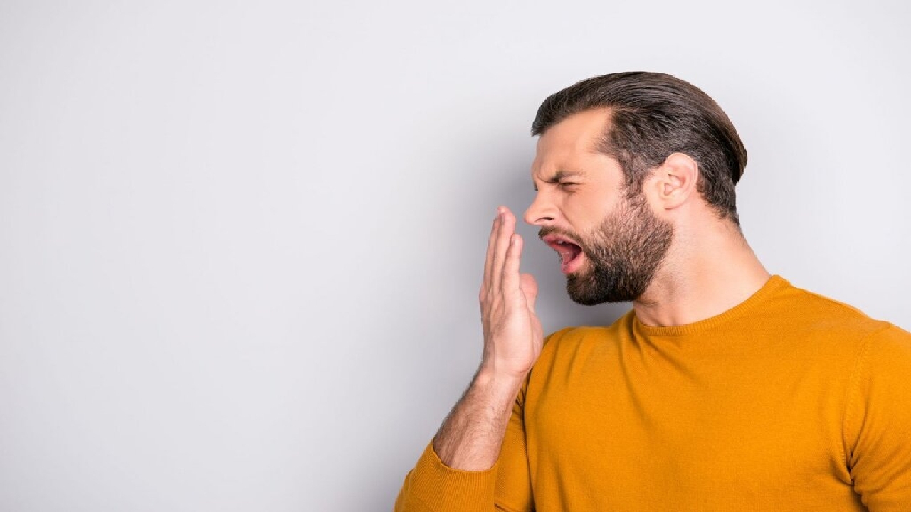 چگونه بوی بد دهان را از بین ببریم؟