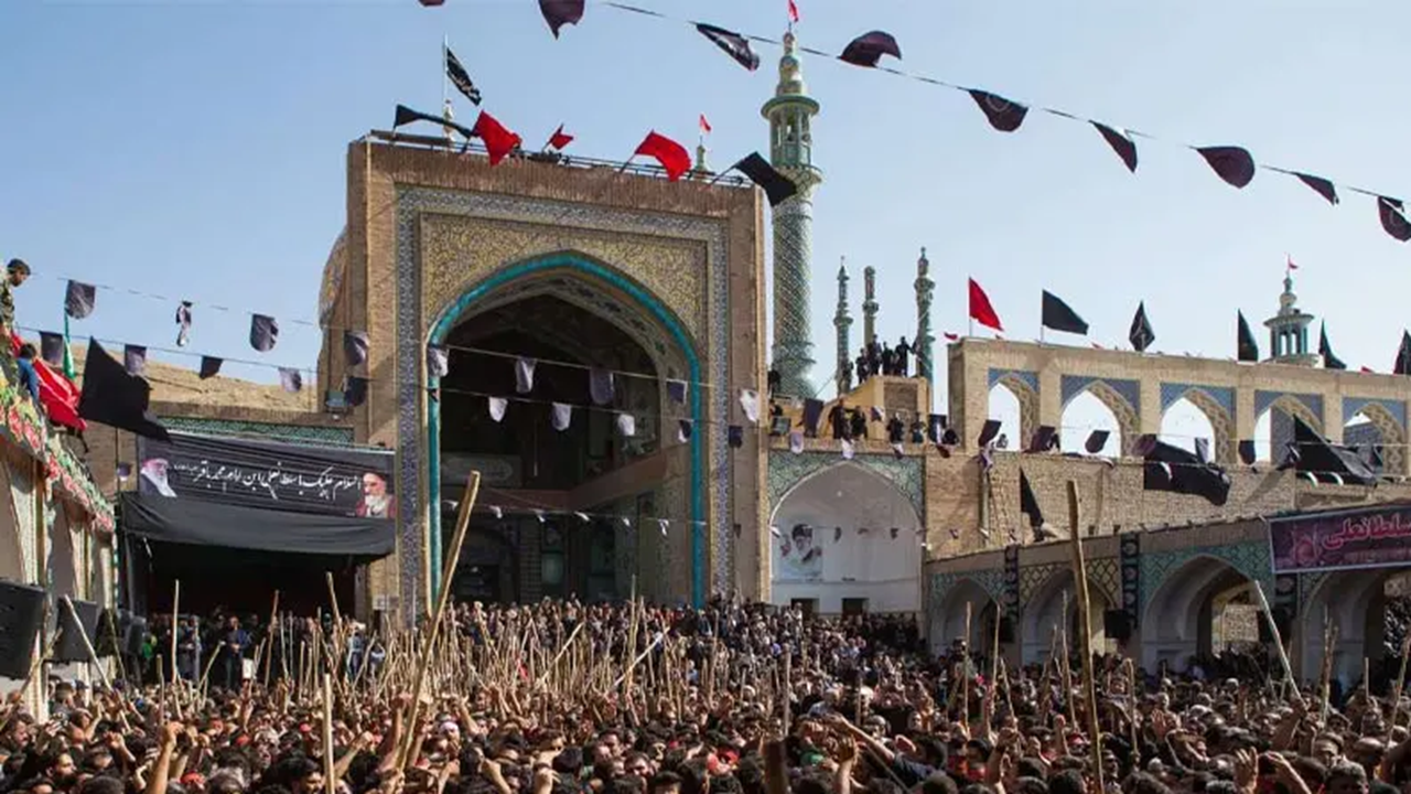 برگزاری مراسم قالیشویان در مشهد اردهال کاشان + فیلم