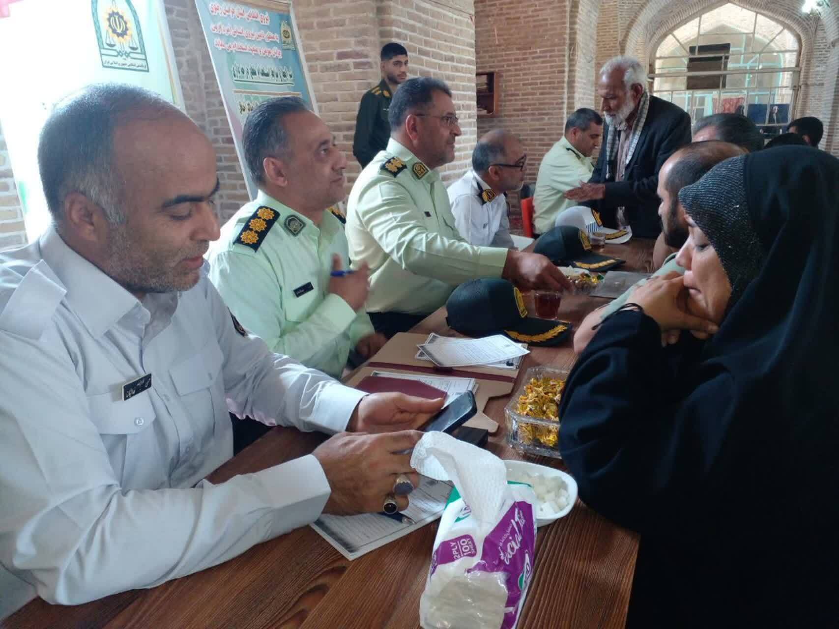 برگزاری میز خدمت این هفته نیشابور به مناسبت هفته فراجا