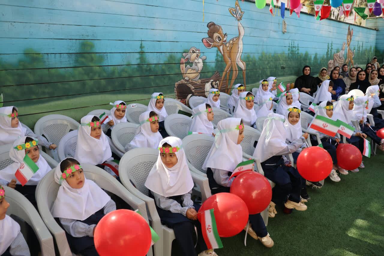 برگزاری مراسم جشن غنچه ها و اجداث مدارس پیش دبستانی در بهارستان