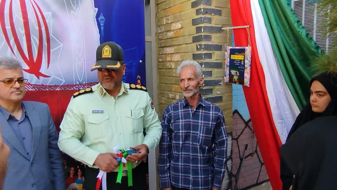 مراسم نواخته شدن زنگ مدرسه با حضور دختر شهید میرآبادی