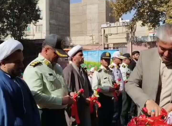 مراسم نواخته شدن زنگ مدرسه